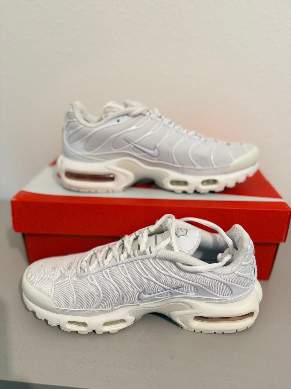 NEW Nike Women's Air Max Plus White DM2362-100 Size 7.5